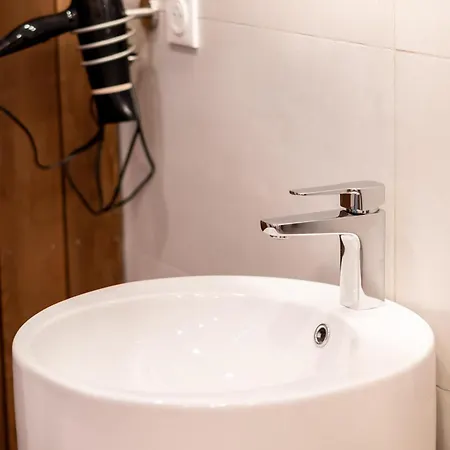 Apartment La Interdite Jacuzzi, Sauna & Piece Secrete Nancy