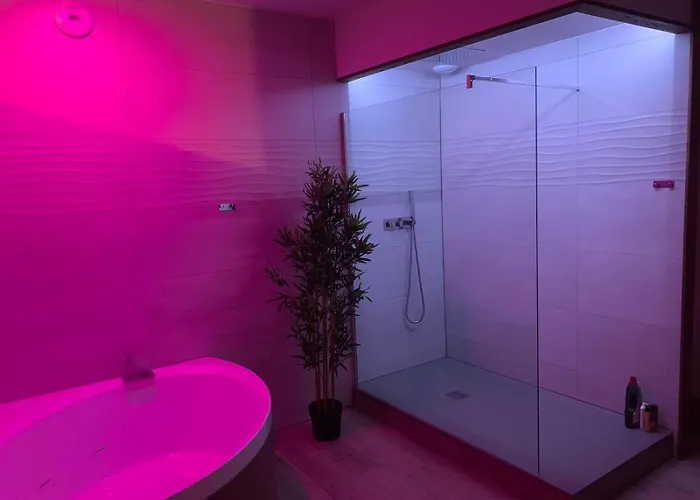 La Interdite Jacuzzi, Sauna & Piece Secrete Lägenhet Nancy